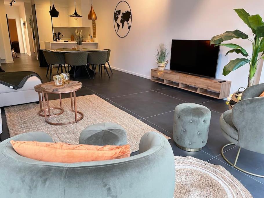 Chic, Luxe Loftstijl In Apartment Ostend